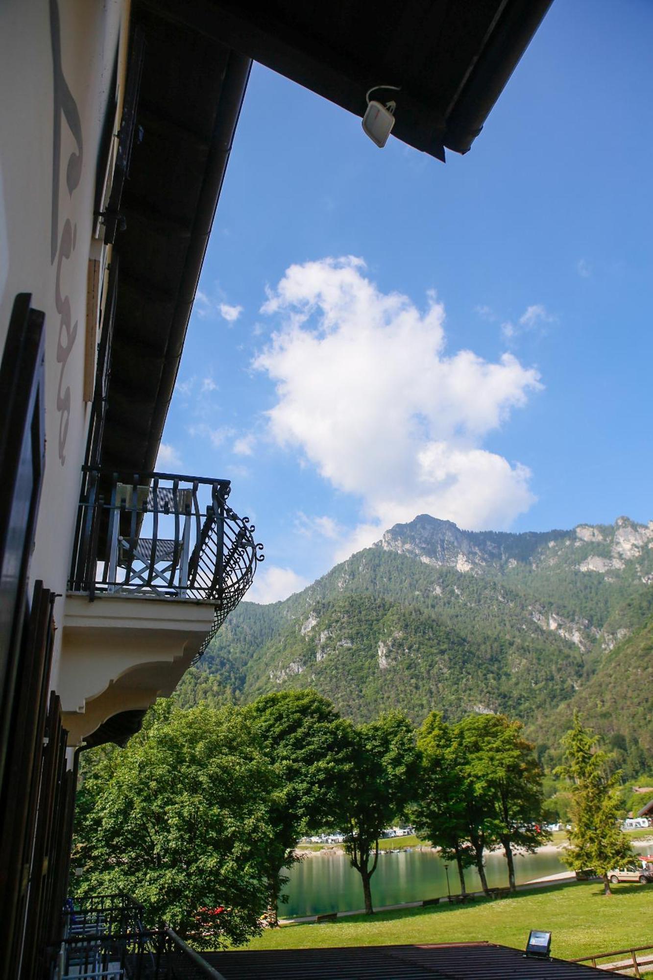 Hotel Lido Pieve Di Ledro Exterior photo